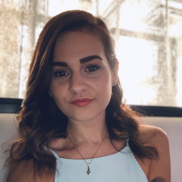 Meet your Posher, Alexanndria - Picture 1 of 1